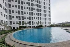 Kolam Renang Modern & Cozy Design Studio Serpong Garden Apartment By Travelio