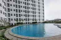 Swimming Pool Modern & Cozy Design Studio Serpong Garden Apartment By Travelio