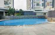 Kolam Renang 4 Cozy and Good Deal Studio Casa De Parco Apartment By Travelio