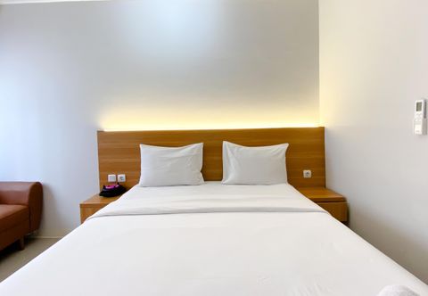 Bedroom Best Deal and Homey Studio at Apartment Transpark Juanda Bekasi Timur By Travelio