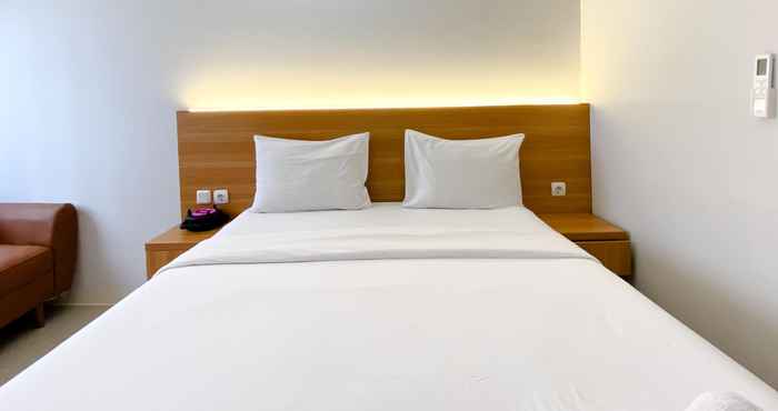 Bedroom Best Deal and Homey Studio at Apartment Transpark Juanda Bekasi Timur By Travelio