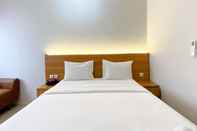 Bilik Tidur Best Deal and Homey Studio at Apartment Transpark Juanda Bekasi Timur By Travelio