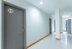 Bangunan 3 RedDoorz near Mangga Dua Mall