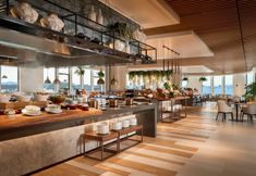 レストラン 3 The Yacht Hotel by DC