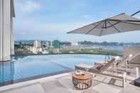 Hồ bơi The Yacht Hotel by DC