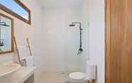 Toilet Kamar 2 Roselle Villa by Hombali