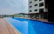Hồ bơi 7 Great Choice 1BR Anwa Residence Bintaro Apartment By Travelio