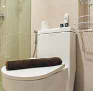 In-room Bathroom 3 Nice and Strategic Studio Apartment at Daan Mogot City By Travelio