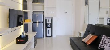 Common Space 2 Cozy and Homey 2BR Apartment at Parahyangan Residence By Travelio