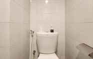 Toilet Kamar 6 Restful and Good Studio (No Kitchen) at Sentraland Medan Apartment By Travelio
