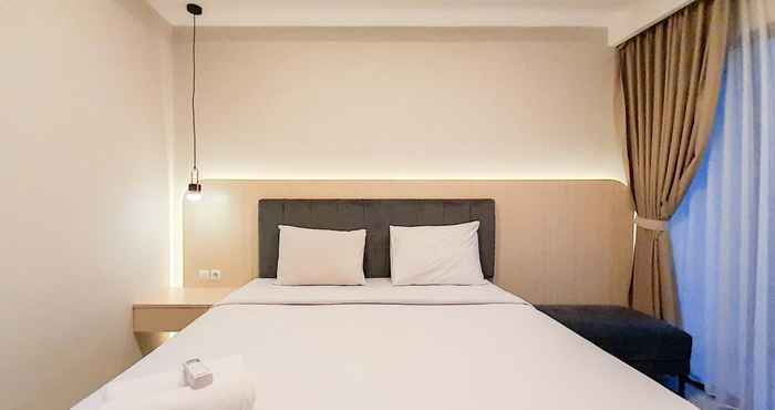 Kamar Tidur Comfortable and Best Deal Studio at Patraland Amarta Apartment By Travelio