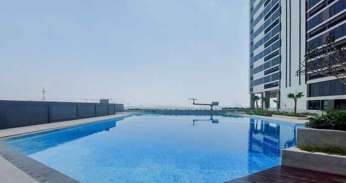 Swimming Pool Cozy Stay and Enjoy Studio at Collins Boulevard Apartment By Travelio