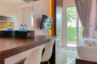 Ruang untuk Umum Homey and Well Design Studio Signature Park Grande Apartment By Travelio