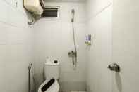 Toilet Kamar Good Price and Minimalist 2BR Apartment Suites @Metro By Travelio