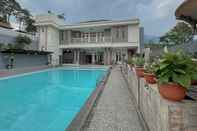 Swimming Pool RedDoorz Resort Syariah @ Rancakalong Sumedang