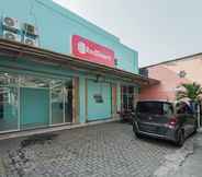 Exterior 2 RedDoorz Syariah @ MN One Cempaka Putih