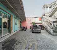 Exterior 4 RedDoorz Syariah @ MN One Cempaka Putih