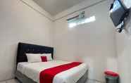 Bedroom 3 RedDoorz Syariah @ Falisha UMY