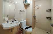 Bilik Mandi dalam Bilik 5 Nice and Best Deal 2BR Apartment at Parahyangan Residence By Travelio