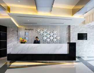 Lobby 2 Popway Hotel