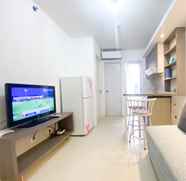 Lobi 4 Homey and Well Furnished 2BR Bassura City Apartment By Travelio