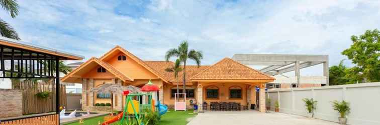 Lobby Orange House Pool Villa Pattaya