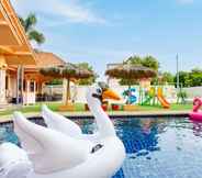 Kolam Renang 2 Orange House Pool Villa Pattaya