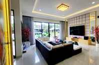 Lobby Jun's Villa Tangerang 4BR Luxury Aesthetic & Homey