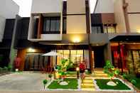 Exterior Jun's Villa Tangerang 4BR Luxury Aesthetic & Homey