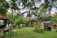 Quầy bar, cafe và phòng lounge Cottage Sutami - Taman Wisata Bendungan Sutami