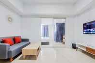 Common Space Comfort and Cozy Living 1BR Tamansari Bintaro Mansion Apartment By Travelio