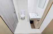 In-room Bathroom 4 Simply and Comfortable 1BR Tamansari Bintaro Mansion Apartment By Travelio
