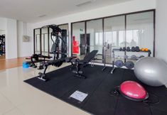 ห้องออกกำลังกาย 6 Spacious and Comfort 2BR at Tamansari Bintaro Mansion Apartment By Travelio