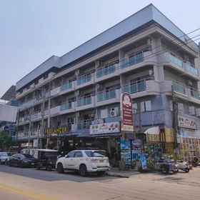 Exterior / Building 1 The Freelancer Hotel, โรงแรม & ที่พัก MuNasir Pool Cafe