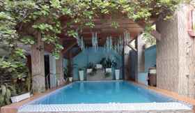 Swimming Pool 2 RedDoorz @ Divinagracia Homestay Tagaytay