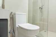 In-room Bathroom Well Furnished Studio Room Apartment at Daan Mogot City By Travelio