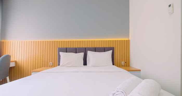 Bedroom Serene Stay Studio Apartment at Transpark Cibubur By Travelio