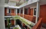 Luar Bangunan 5 Urbanview Hotel Nardis Living