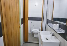 In-room Bathroom 2 The 60