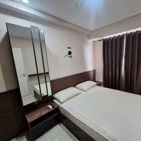 Bedroom 1 ห้องนอน 1 ห้องที่ออกแบบในสไตล์มินิมอลลิสต์ที่ Parahyangan Residence Apartment By Travelio, โรงแรม & ที่พัก Liberta Physio