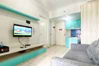 Common Space Restful and Best Choice 2BR Springlake Summarecon Bekasi Apartment By Travelio