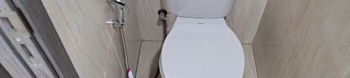 In-room Bathroom 4 Cozy Living Studio Apartment at Tamansari Bintaro Mansion By Travelio