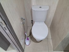 In-room Bathroom 4 Cozy Living Studio Apartment at Tamansari Bintaro Mansion By Travelio