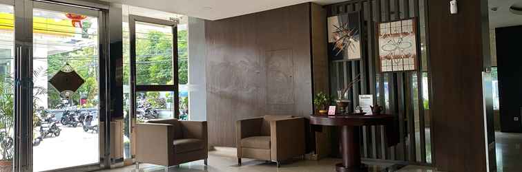 Lobby LYNT Hotel Jakarta