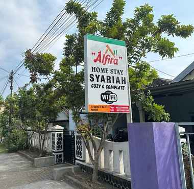 Bên ngoài 2 Alfira Homestay Syariah