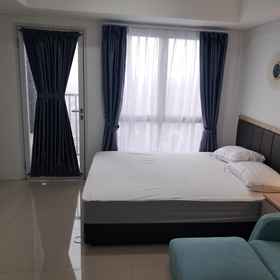 Bedroom 1 Homey and Modern Look Studio Tamansari Bintaro Mansion Apartment By Travelio, DISTRIBUTOR RESMI NASA BINTARO Hotels