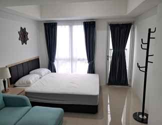 ห้องนอน 2 Homey and Elegant Studio Tamansari Bintaro Mansion Apartment By Travelio