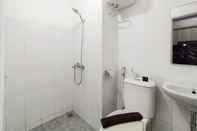In-room Bathroom Brand New Apartment Studio at Grand Asia Afrika By Travelio