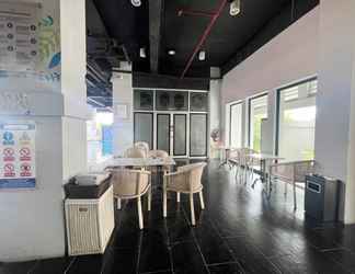 Bangunan 2 Homey No Kitchen Studio at Grand Darmo Suite Apartment By Travelio