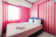 Bedroom Best Price and Strategic 2BR Gateway Ahmad Yani Cicadas Apartment By Travelio